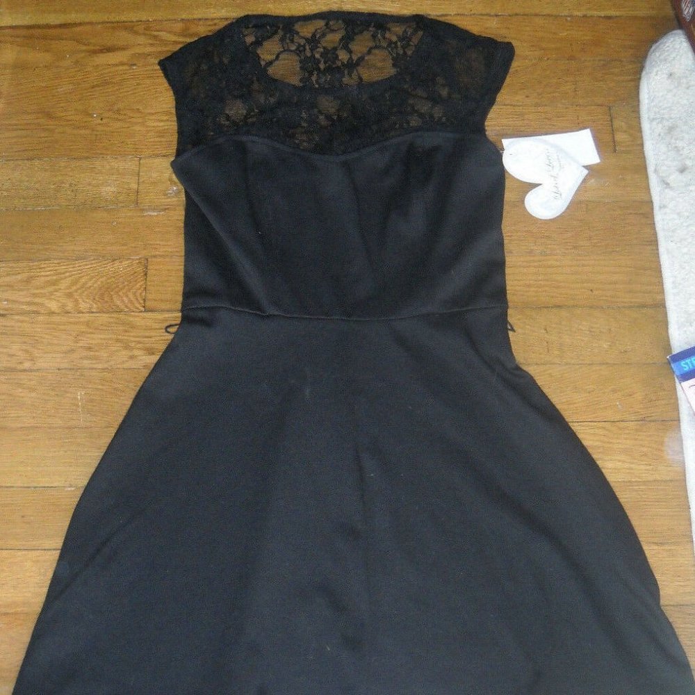 NWT Macys Lots of Love by Speechless Little Black Lace Dress sixe xs extra small